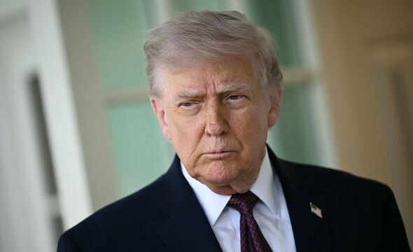 Trump kërcënon sërish evropianët me tarifa 100%