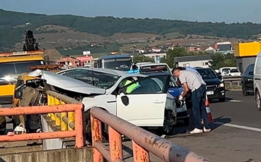 Vetaksident me fatalitet në Komoran, një i vdekur dhe tre të lënduar