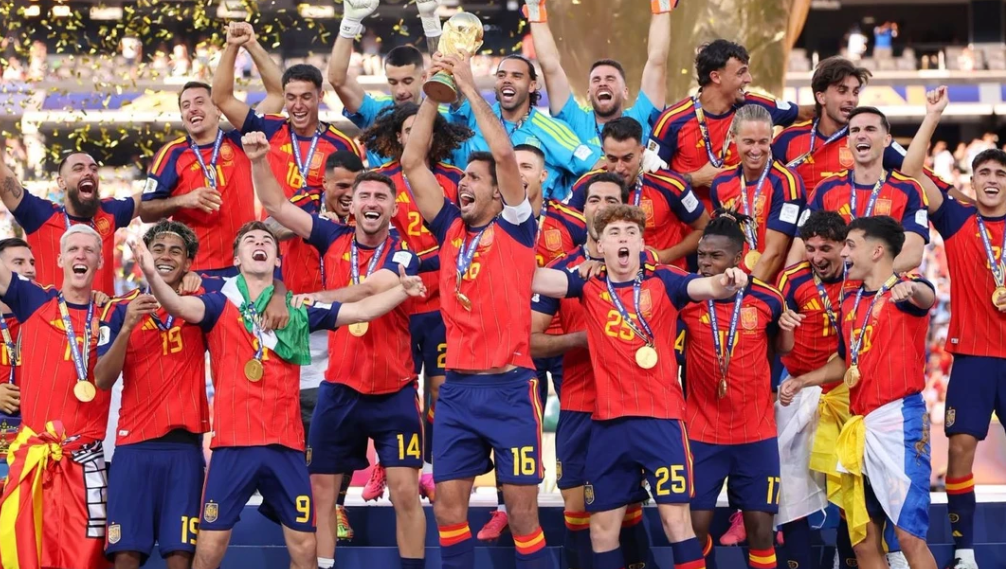 Spanja ngjitet në majën e FIFA-s, bie Argjentina