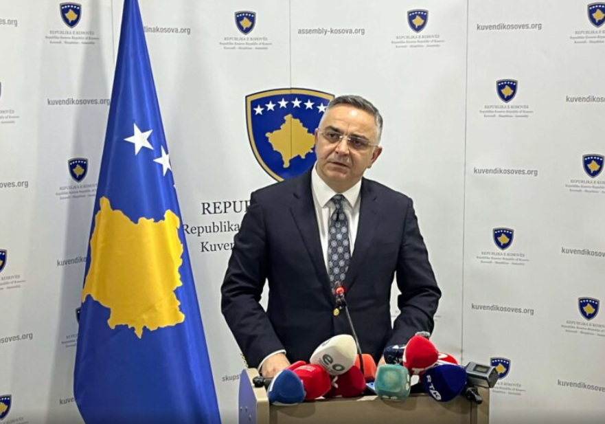 Tahiri: Aleanca s’do hise në qeveri, nëse merren parasysh pikat tona do të ndihmojmë konstituimin e institucioneve Tahiri: Aleanca s’do hise në qeveri, nëse merren parasysh pikat tona do të ndihmojmë konstituimin e institucioneve