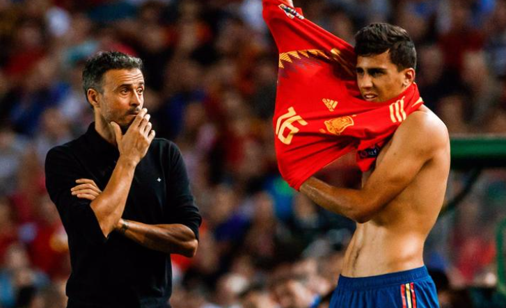 PSG heq dorë nga Rodri, Torres në listën e dëshirave të kampionëve të Evropës