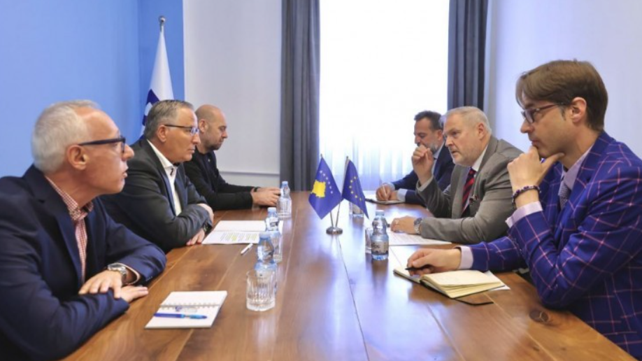 Hamza takon raportuesin e PE-së, Riho Terras: Kosovës i duhen institucione funksionale për të avancuar drejt BE-së
