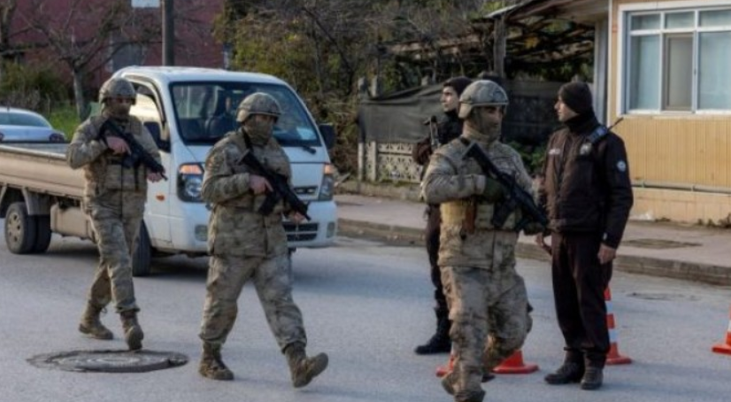 119 të arrestuar në Turqi me dyshimin për lidhje me Shtetin Islamik 119 të arrestuar në Turqi me dyshimin për lidhje me Shtetin Islamik
