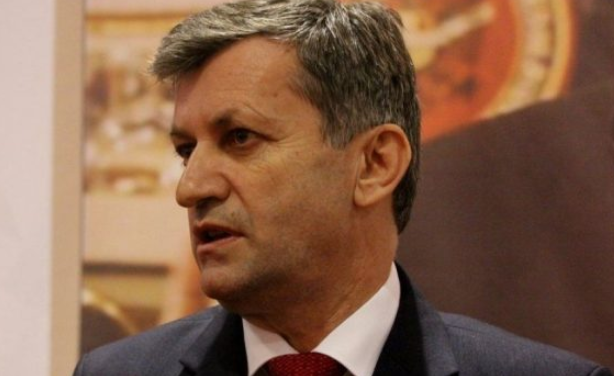 Ismet Beqiri kërkon publikisht largimin e Abdixhikut: Kur i humb zgjedhjet Kryetari lëshon rrugë