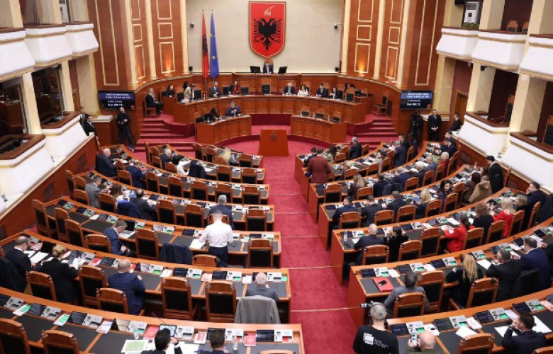 Deklarata e ministres serbe për Kosovën, përplasje në Kuvendin e Shqipërisë Deklarata e ministres serbe për Kosovën, përplasje në Kuvendin e Shqipërisë