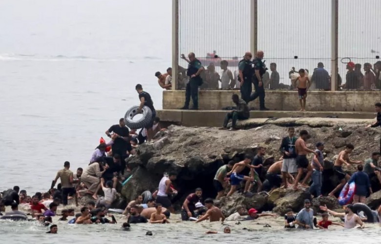Pas valës së emigrantëve Spanja mobilizon ushtrinë Pas valës së emigrantëve Spanja mobilizon ushtrinë