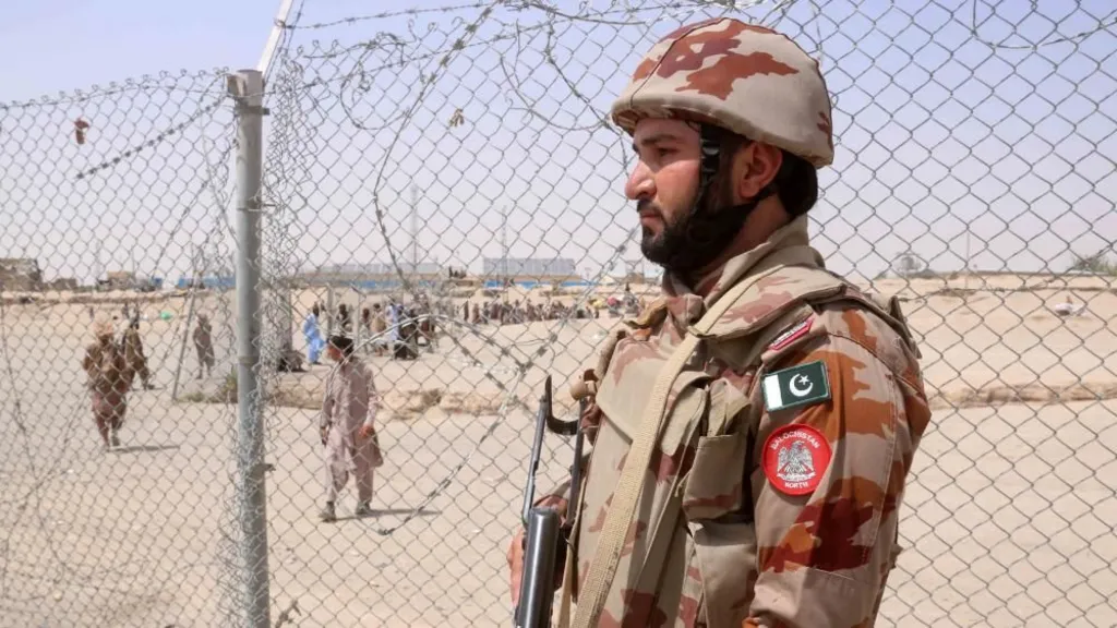Talebanët afganë nisin sulme në kufirin me Pakistanin, tensionet përshkallëzohen Talebanët afganë nisin sulme në kufirin me Pakistanin, tensionet përshkallëzohen