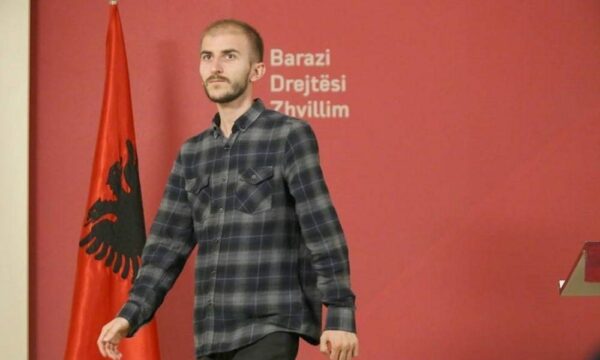 U raportua për marrëveshje LVV-LDK, flet Manxhuka: Shpresojmë se opozita s’do të na çojë në zgjedhje U raportua për marrëveshje LVV-LDK, flet Manxhuka: Shpresojmë se opozita s’do të na çojë në zgjedhje