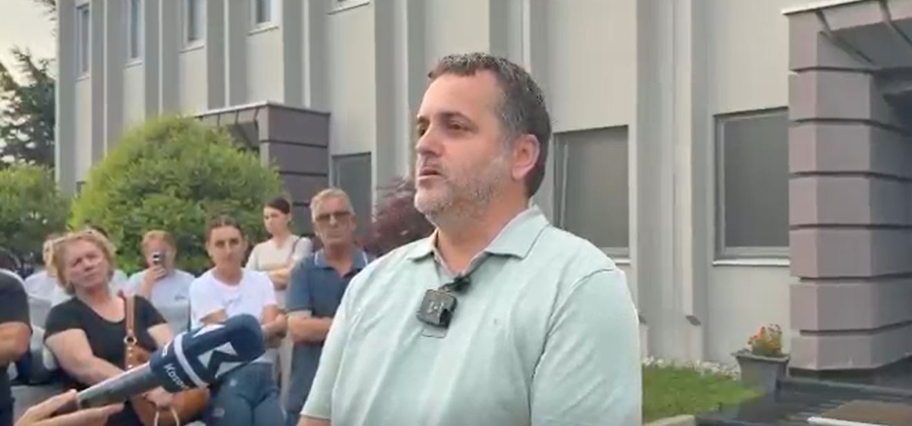 “S’jemi kriminelë, i mbajmë 500 punëtorë e mbi 1000 fermerë”, Spahija godet Mujën “S’jemi kriminelë, i mbajmë 500 punëtorë e mbi 1000 fermerë”, Spahija godet Mujën