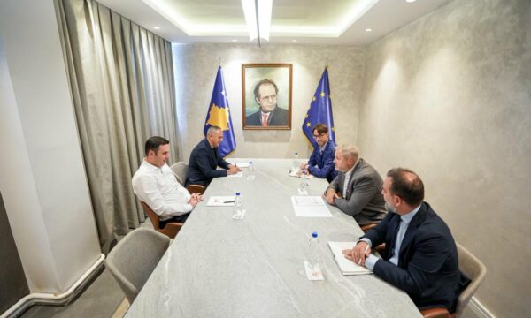 Takimet me LDK dhe AAK, Terras: Kurti të tregohet burrështetas, të ndërtojë koalicion funksional dhe të sigurojë zgjedhjen e Presidentit Takimet me LDK dhe AAK, Terras: Kurti të tregohet burrështetas, të ndërtojë koalicion funksional dhe të sigurojë zgjedhjen e Presidentit