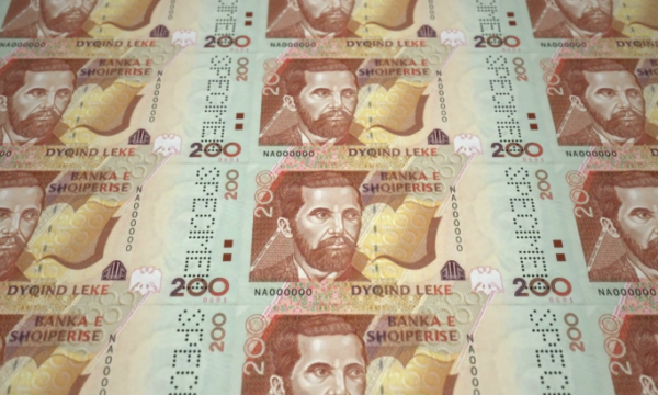 Çfarë fshihet pas forcimit rekord të lekut shqiptar?