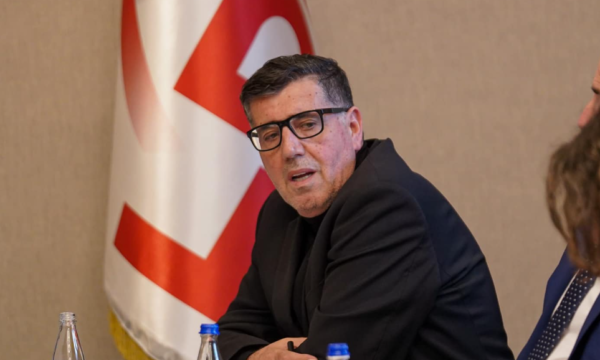 Haziri thotë se partia e tij asnjë kryetar se lë rehat pa dalë e para: Rikthimi i LDK ndodhë me marrëveshje të madhe politike Haziri thotë se partia e tij asnjë kryetar se lë rehat pa dalë e para: Rikthimi i LDK ndodhë me marrëveshje të madhe politike