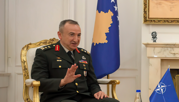 Komandanti i KFOR-it: Presim mbështetje nga Serbia për të siguruar llogaridhënie për sulmet e vitit 2023 Komandanti i KFOR-it: Presim mbështetje nga Serbia për të siguruar llogaridhënie për sulmet e vitit 2023