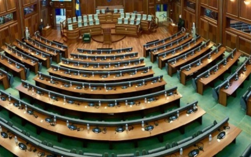 Seanca e 6 gushtit afron, priten lëvizje në bisedimet politike Seanca e 6 gushtit afron, priten lëvizje në bisedimet politike