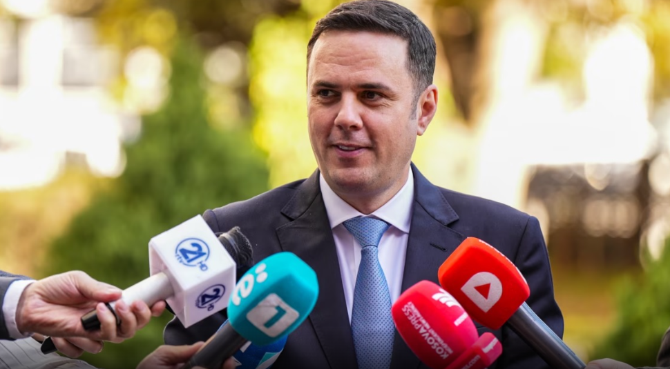 LDK-ja refuzon takimin me Haxhiun, Abdixhiku: Për ne ajo është deputete, takohemi vetëm me Kurtin LDK-ja refuzon takimin me Haxhiun, Abdixhiku: Për ne ajo është deputete, takohemi vetëm me Kurtin
