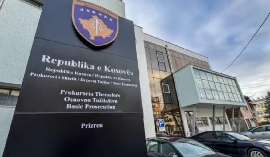 Aktakuzë kundër 30-vjeçarit që e rrahu për vdekje nënën e tij në Dragash dhe më pas e mbuloi me batanije Aktakuzë kundër 30-vjeçarit që e rrahu për vdekje nënën e tij në Dragash dhe më pas e mbuloi me batanije