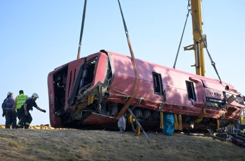 HUNGARI – 12 të vdekur pas një aksidenti rrugor