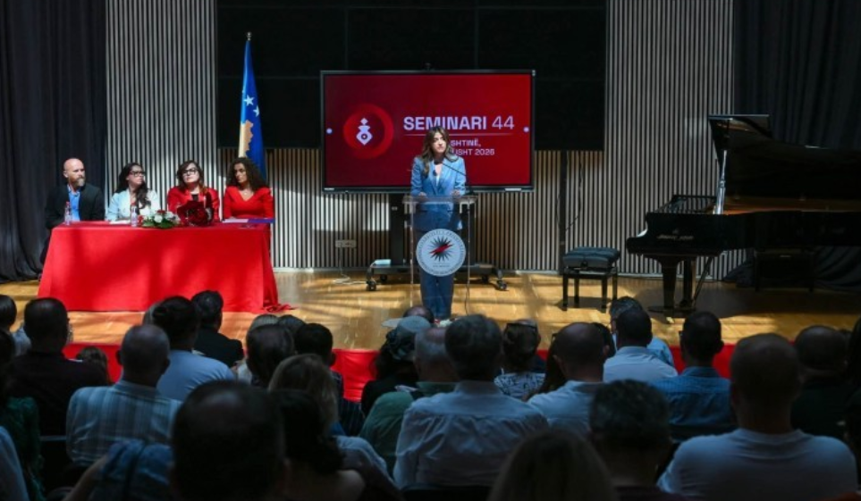 Haxhiu kërkon më shumë mbështetje për shqipen në epokën digjitale