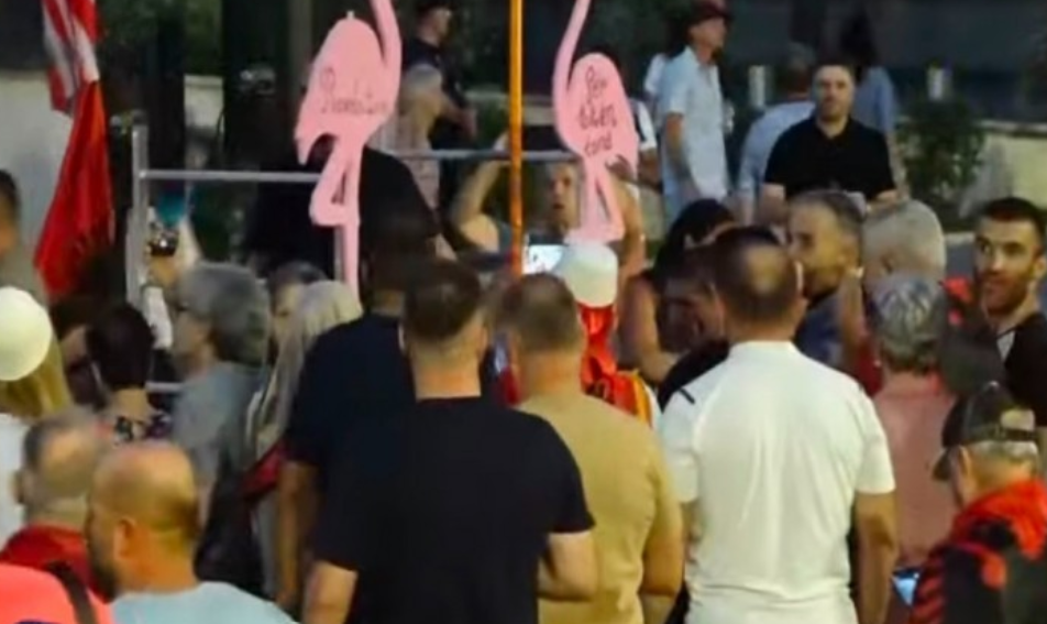 Protesta në Tiranë hyn në ditën e 73-të Protesta në Tiranë hyn në ditën e 73-të
