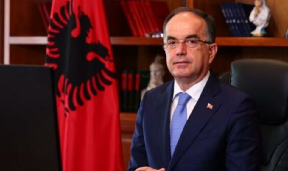 Begaj dekreton hyrjen në fuqi të marrëveshjes së huasë prej 302 milionë dollarësh me SHBA-në Begaj dekreton hyrjen në fuqi të marrëveshjes së huasë prej 302 milionë dollarësh me SHBA-në