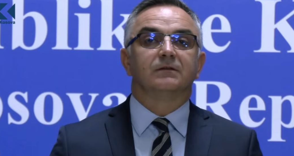 Besnik Tahiri: Dyert e sallës së Kuvendit janë të mbyllura Besnik Tahiri: Dyert e sallës së Kuvendit janë të mbyllura