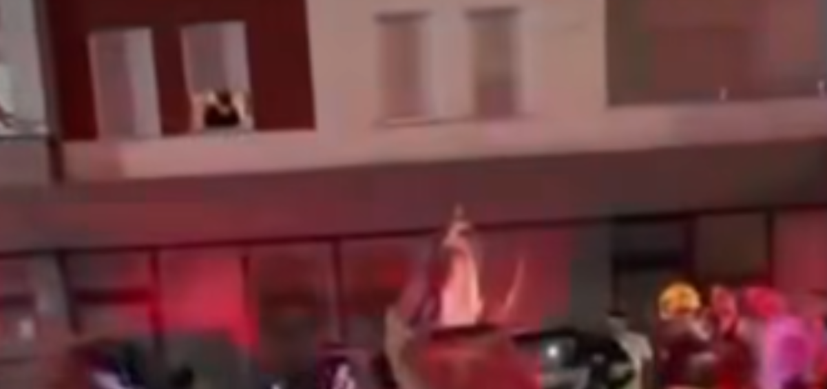 Raportohet për shpërthim të një veture në Gjilan, dyshohet për një të lënduar rëndë
