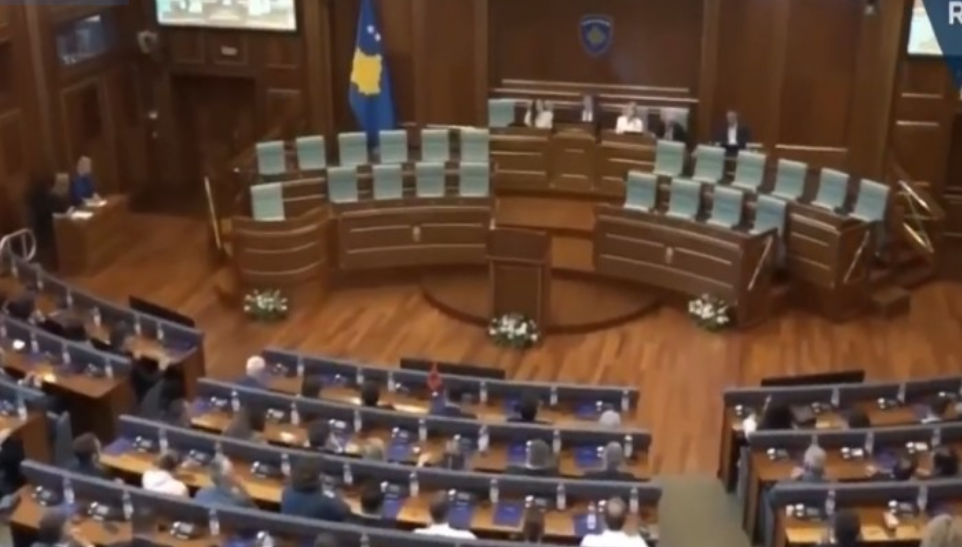 Ende pa datë për seancën konstituive, partitë thirren për marrëveshje