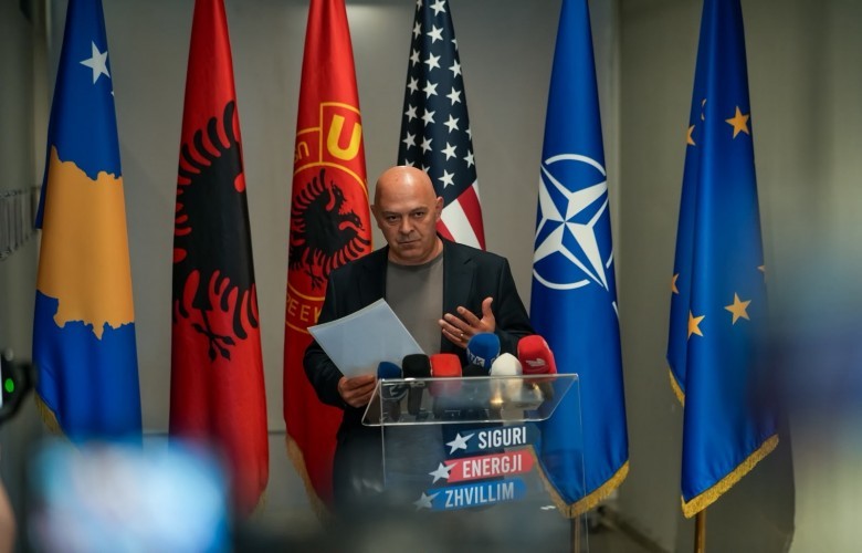 Gjini: Kurtin e takoj vetëm publikisht, para kamerave Gjini: Kurtin e takoj vetëm publikisht, para kamerave