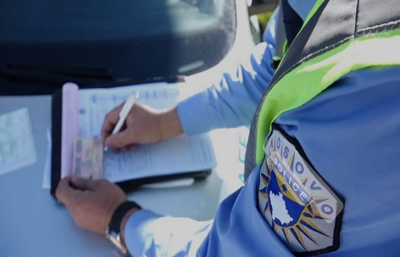 Dy aksidente me fatalitet në 24 orët e fundit, Policia shqipton 1,914 gjoba