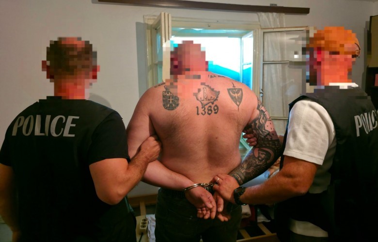 Arrestohet i dyshuari për sulmin ndaj KFOR-it dhe Policisë në Zveçan më 2023-ën Arrestohet i dyshuari për sulmin ndaj KFOR-it dhe Policisë në Zveçan më 2023-ën