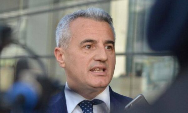 Koci: Edhe një qytetar i Kosovës i ndaluar nga autoritetet serbe Koci: Edhe një qytetar i Kosovës i ndaluar nga autoritetet serbe