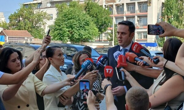 Abdixhiku: Ka afrime, por kemi distancë për balancën demokratike, ata që po na kritikojnë, po kërkojnë zgjedhje Abdixhiku: Ka afrime, por kemi distancë për balancën demokratike, ata që po na kritikojnë, po kërkojnë zgjedhje