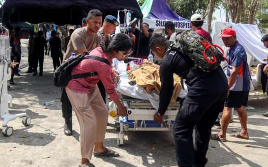 Tërmeti në Indonezi, të paktën 47 viktima. Ekipet e shpëtimit kërkojnë të mbijetuarit Tërmeti në Indonezi, të paktën 47 viktima. Ekipet e shpëtimit kërkojnë të mbijetuarit