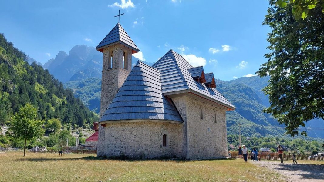 CNN: Shqipëria pjesë e një prej shtigjeve më tërheqëse malore të Evropës
