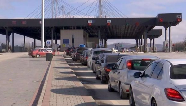 A ka fluks këtë vikend? Si paraqitet gjendja në pikat kufitare
