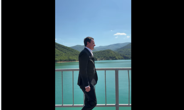 Kurti në Ujman, flet pak për historikun e ndërtimit dhe për fitimet që thotë se kompania po i arrin gjatë qeverisjes së VV’së Kurti në Ujman, flet pak për historikun e ndërtimit dhe për fitimet që thotë se kompania po i arrin gjatë qeverisjes së VV’së
