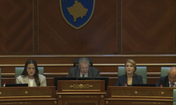 Nis seanca konstituive e Kuvendit, e kryeson Avni Dehari Nis seanca konstituive e Kuvendit, e kryeson Avni Dehari