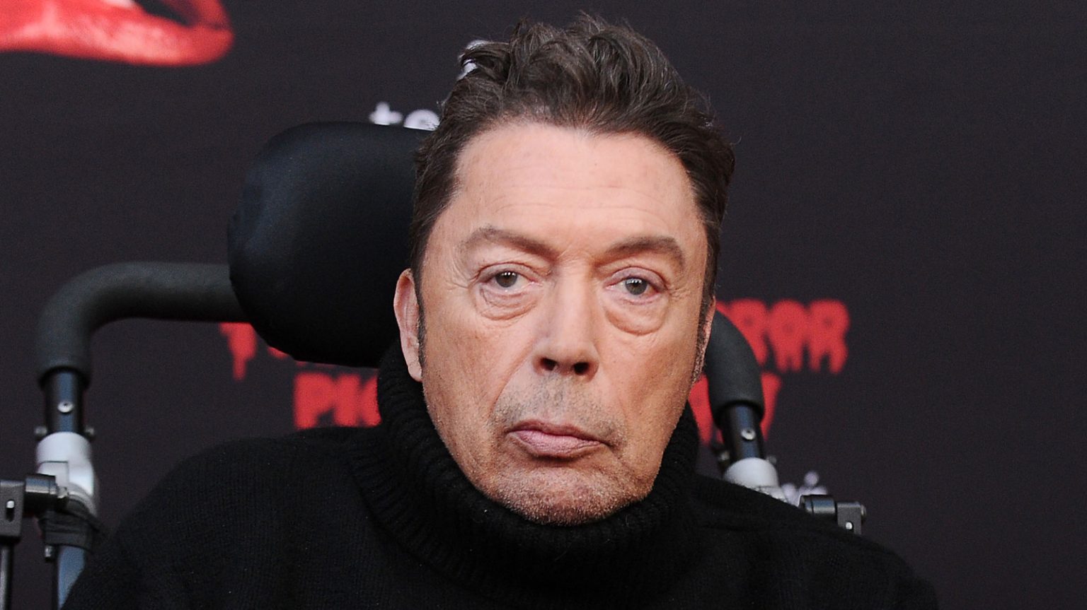 Vdes Tim Curry, ylli i filmit kult “The Rocky Horror Picture Show”