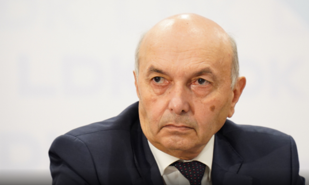 Mustafa: 6 deputetët e LDK-së mbajtën qëndrim dinjitoz e të drejtë, s’u bënë pjesë e veprimeve që nënshtrojnë partinë Mustafa: 6 deputetët e LDK-së mbajtën qëndrim dinjitoz e të drejtë, s’u bënë pjesë e veprimeve që nënshtrojnë partinë