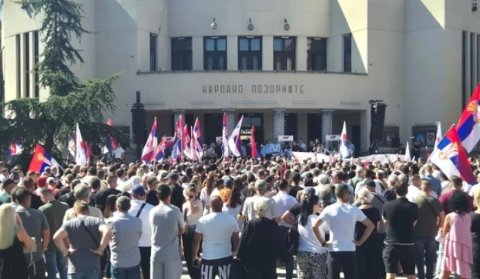 Vuçiq kandidat për kryeministër, protesta në Nish kundër regjimit të tij Vuçiq kandidat për kryeministër, protesta në Nish kundër regjimit të tij