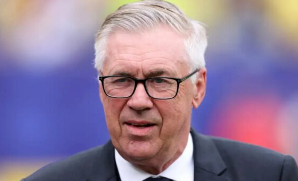 Ancelotti shfaqet papritmas në stërvitjen e Real Madridit, zbulohet arsyeja! Ancelotti shfaqet papritmas në stërvitjen e Real Madridit, zbulohet arsyeja!