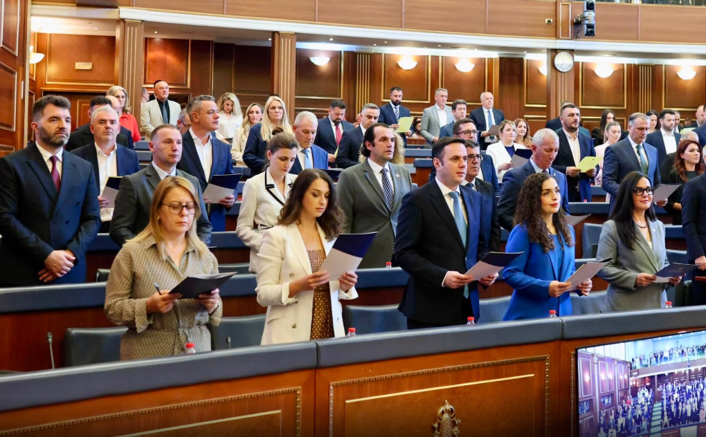 Pse s’mund të fajësohen 6 deputetët e LDK-së që nuk mbështetën ujdinë Kurti-Abdixhiku? Flasin analistët Pse s’mund të fajësohen 6 deputetët e LDK-së që nuk mbështetën ujdinë Kurti-Abdixhiku? Flasin analistët