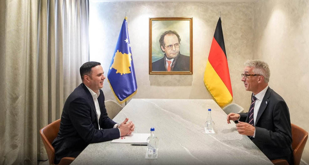 Abdixhiku pret në takim ambasadorin gjerman, diskutojnë për situatën politike pas refuzimit të kandidatit për president