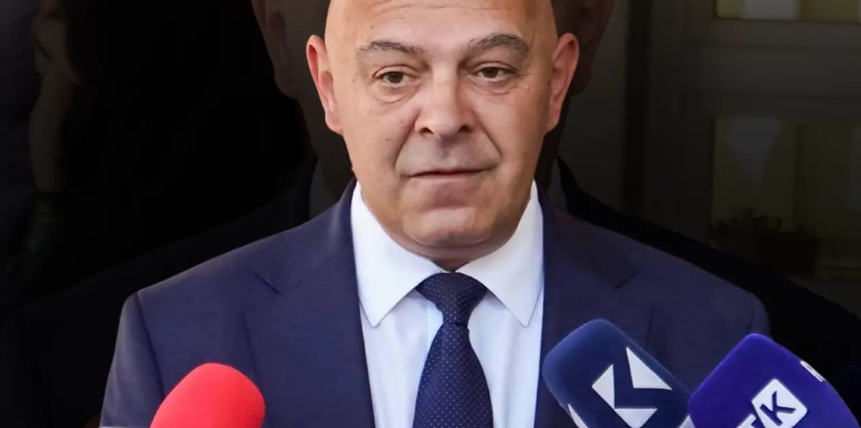 Gjini akuzon VV-në, ‘zbulon’ datat që Kurti po i ‘ndjek’ për zgjedhjet e reja Gjini akuzon VV-në, ‘zbulon’ datat që Kurti po i ‘ndjek’ për zgjedhjet e reja