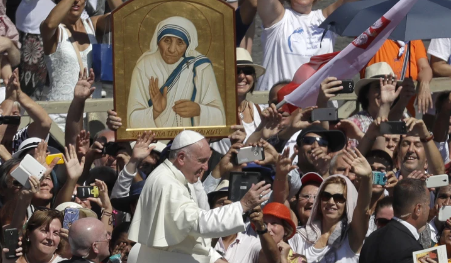 Përkujtim historik, shpallja e Nënë Terezës shenjtore nga Papa Françesku më 4 shtator 2016 Përkujtim historik, shpallja e Nënë Terezës shenjtore nga Papa Françesku më 4 shtator 2016