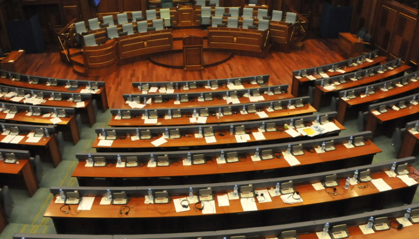 Mbi 50 mijë euro për ndihmësit e deputetëve, me gjithë Kuvendin jofunksional Mbi 50 mijë euro për ndihmësit e deputetëve, me gjithë Kuvendin jofunksional