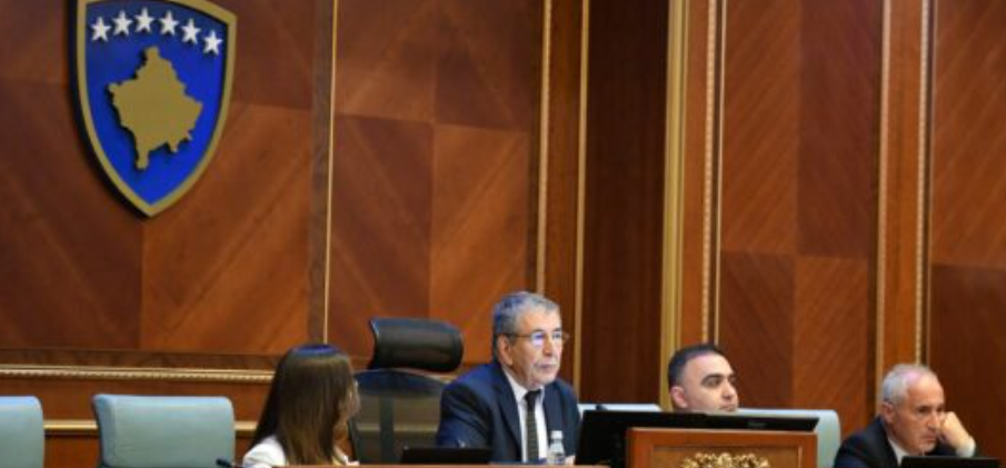 Kuvendi çon njoftim për seancën e nesërme – në rend dite zgjedhja e kryetarit dhe nënkryetarëve Kuvendi çon njoftim për seancën e nesërme – në rend dite zgjedhja e kryetarit dhe nënkryetarëve