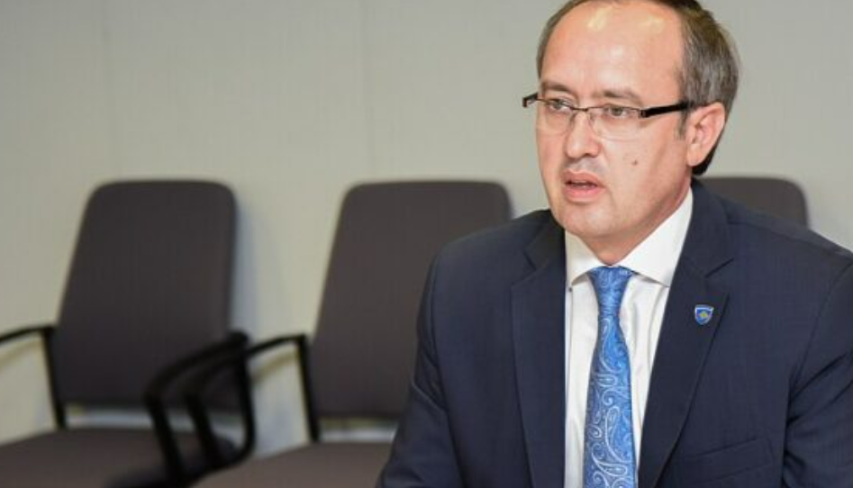 Hoti kërkon lidership të ri në LDK: Shala kryetar, Bajrami kandidate për kryeministre