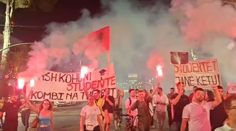 95 ditë protestë, qytetarët vijojnë marshim në kryeqytet