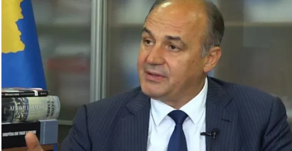Hoxhaj: Atë që Serbia e shkroi në vitin 2000 kundër UÇK-së, e dëgjuam në verdiktin e Gjykatës Speciale në Hagë Hoxhaj: Atë që Serbia e shkroi në vitin 2000 kundër UÇK-së, e dëgjuam në verdiktin e Gjykatës Speciale në Hagë